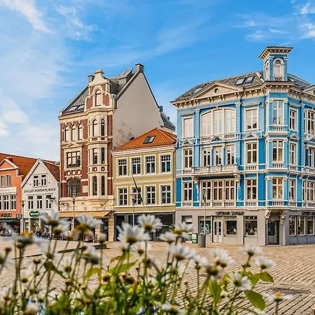Apartment Dinbnb I Charming 3-bedroom In The Heart Of The